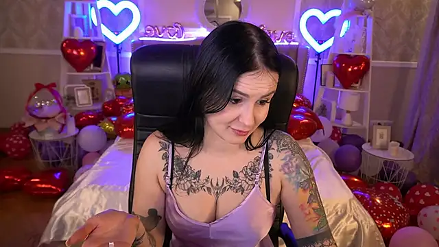 AmberDismond online show from February 2025 05:00:01 PM