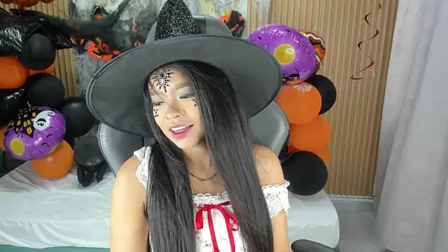 Snapshot of Lili_16 chatting on October 2025 11:09:02 AM Lili 16 online show from October 2025 11:09:02 AM