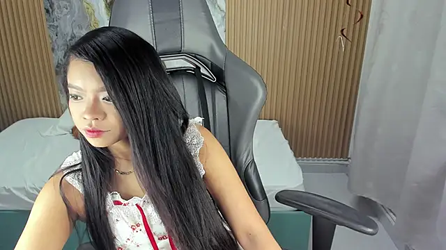 Snapshot of Lili_16 chatting on November 2025 11:10:01 AM Lili 16 online show from November 2025 11:10:01 AM