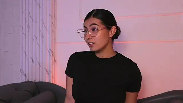 Snapshot of ShelleyMorell chatting on February 2025 12:28:01 PM ShelleyMorell online show from February 2025 12:28:01 PM