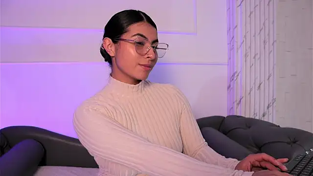 Snapshot of ShelleyMorell chatting on March 2025 12:15:02 PM ShelleyMorell online show from March 2025 12:15:02 PM
