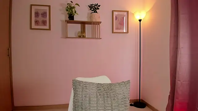 Lilabril online show from May 2026 02:45:02 PM