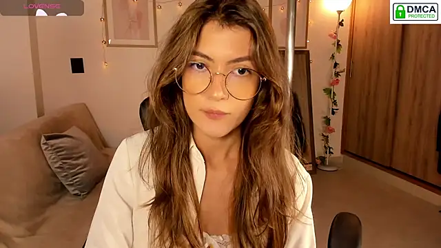 Snapshot of Lilabril chatting on December 2025 02:37:01 PM Lilabril online show from December 2025 02:37:01 PM