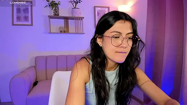 Lilabril online show from July 2026 06:20:01 PM