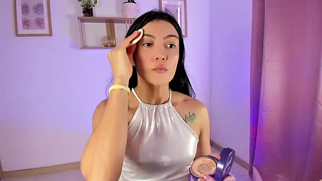 Lilabril online show from May 2026 02:38:01 PM