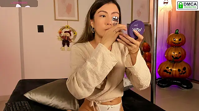 Lilabril online show from October 2025 02:40:01 PM