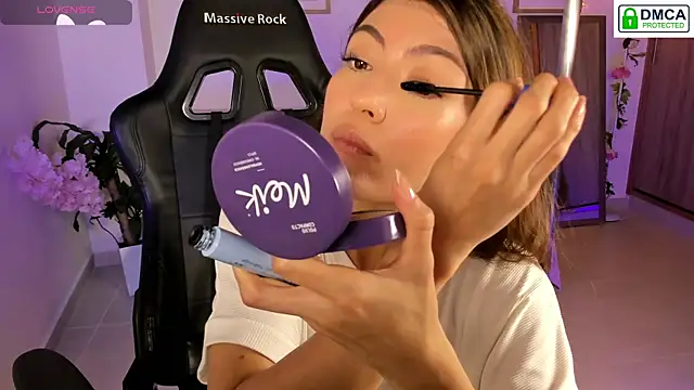 Snapshot of Lilabril chatting on December 2025 03:03:01 PM Lilabril online show from December 2025 03:03:01 PM