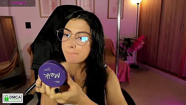 Lilabril online show from May 2026 01:36:02 PM