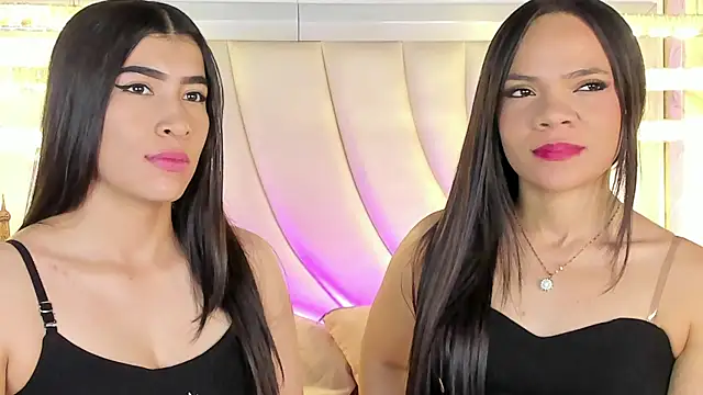 siara and zoe online show from April 2026 10:49:01 PM