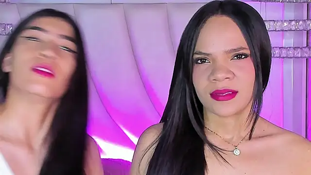 siara and zoe online show from April 2026 11:35:02 PM