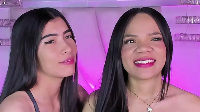siara and zoe online show from May 2026 10:36:01 PM