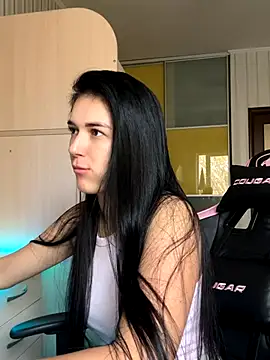 Julietta a online show from November 2025 07:45:01 AM