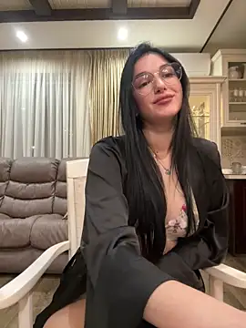Julietta a online show from February 2025 10:19:02 PM