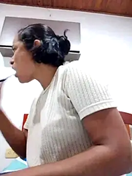 GiveLove1 online show from February 2026 12:52:01 AM