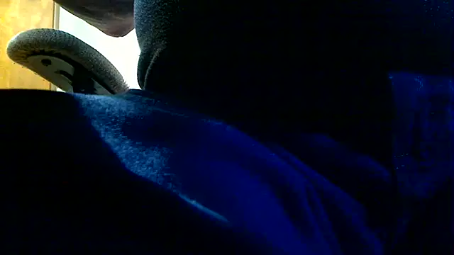 markluvskitty online show from April 2026 12:45:01 PM