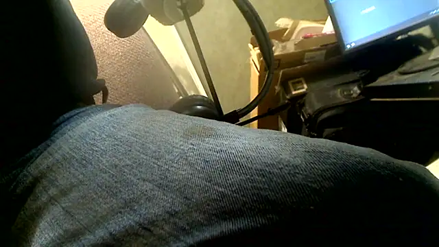 markluvskitty online show from September 2025 12:11:02 PM