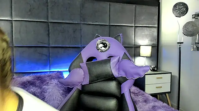 CHERRYY BOMB  online show from February 2025 02:34:02 PM