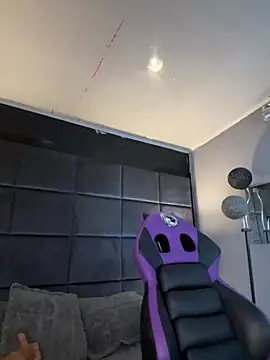 CHERRYY BOMB  online show from March 2026 07:21:01 PM