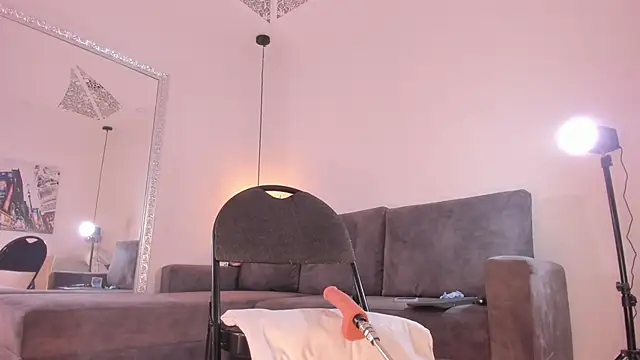 Isabella francoo online show from September 2025 11:59:01 AM