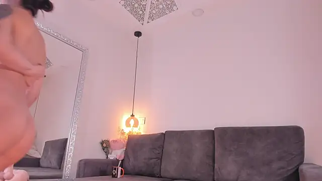 Isabella francoo online show from September 2025 12:22:01 PM