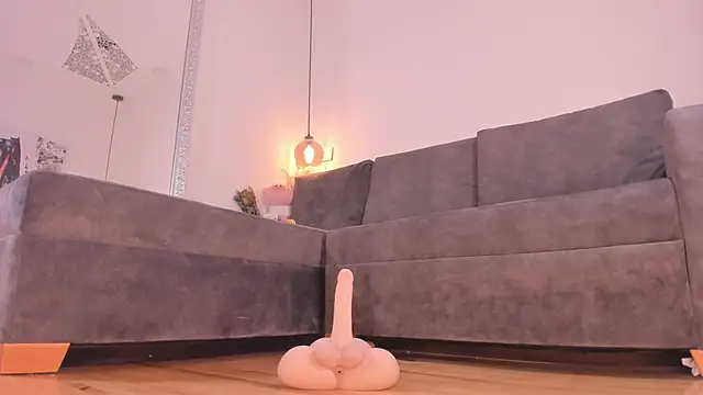 Isabella francoo online show from September 2025 12:22:01 PM