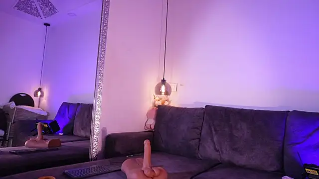 Isabella francoo online show from May 2026 11:47:02 AM