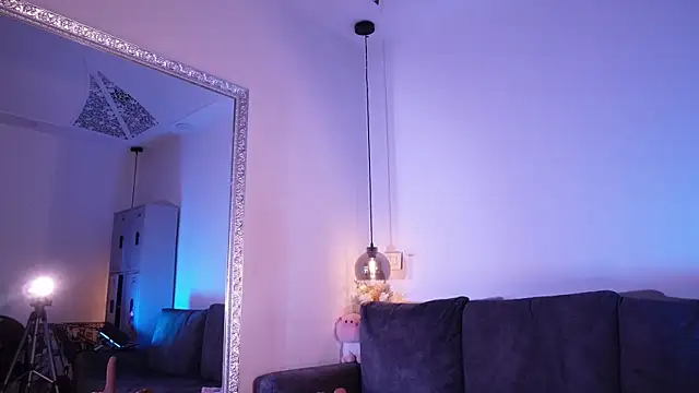 Isabella francoo online show from May 2026 01:06:02 PM