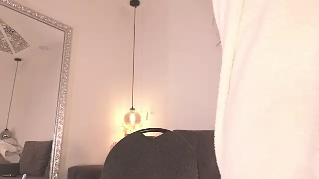 Isabella francoo online show from December 2025 11:56:01 AM