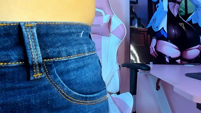 CharlotteMuller online show from February 2026 04:15:01 PM