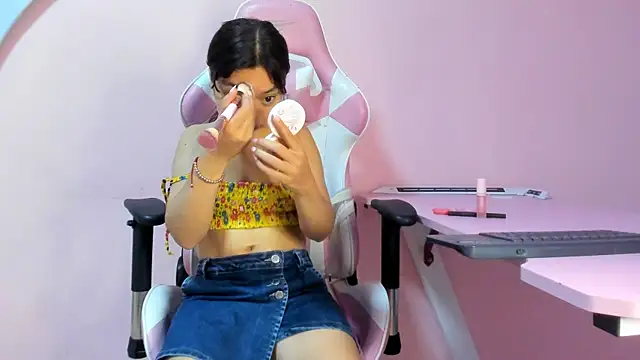 CharlotteMuller online show from February 2026 01:57:02 PM