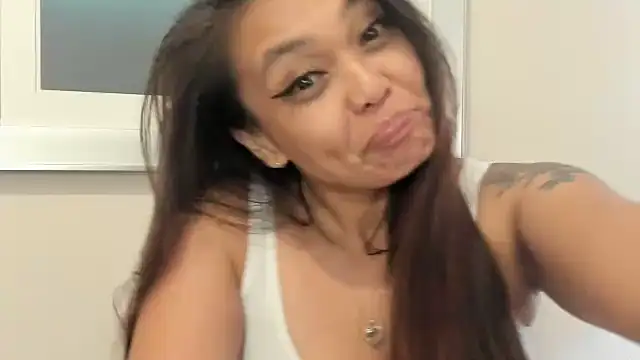 Snapshot of TheAsianFantasy chatting on September 2025 03:23:02 AM TheAsianFantasy online show from September 2025 03:23:02 AM