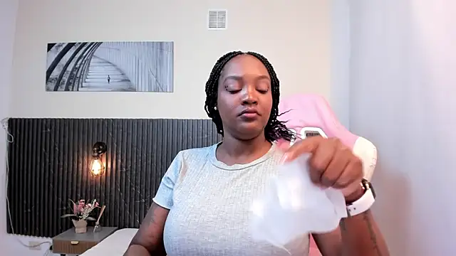 chanel brunette online show from February 2026 12:51:02 PM