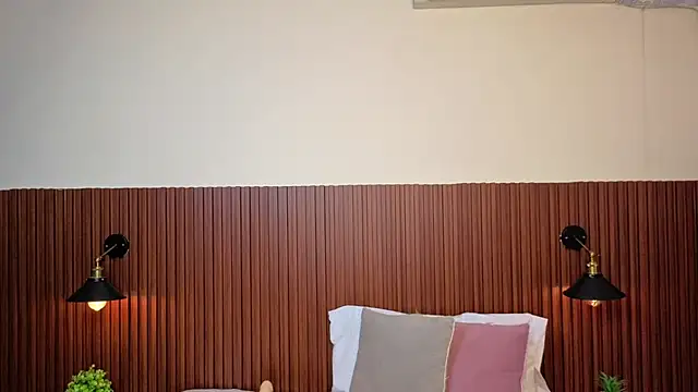 chanel brunette online show from February 2026 12:14:01 PM