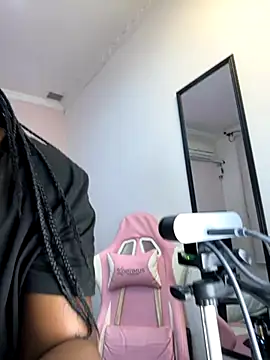 chanel brunette online show from October 2025 07:22:02 PM