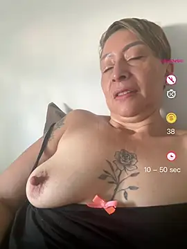 Snapshot of elmarsexydoll chatting on May 2026 12:31:01 PM elmarsexydoll online show from May 2026 12:31:01 PM