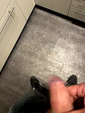 Snapshot of Edosxxl chatting on November 2025 12:36:01 AM Edosxxl online show from November 2025 12:36:01 AM