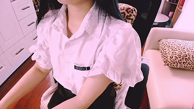 Lee Mi online show from March 2026 02:31:02 PM