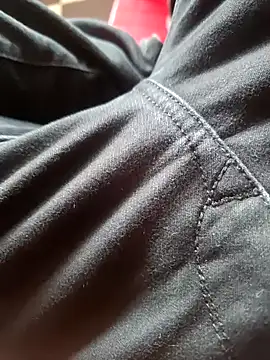 Snapshot of HeftyTheory7 chatting on October 2025 08:24:02 AM HeftyTheory7 online show from October 2025 08:24:02 AM