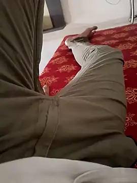 Snapshot of HeftyTheory7 chatting on November 2025 10:53:01 AM HeftyTheory7 online show from November 2025 10:53:01 AM