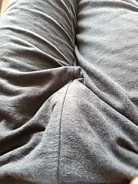 Snapshot of HeftyTheory7 chatting on November 2025 06:50:02 AM HeftyTheory7 online show from November 2025 06:50:02 AM