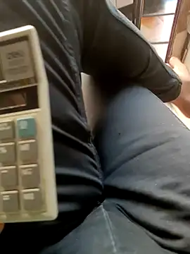 Snapshot of HeftyTheory7 chatting on November 2025 09:02:01 AM HeftyTheory7 online show from November 2025 09:02:01 AM