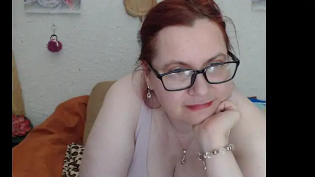 PlayfullMature online show from November 2025 06:00:02 PM