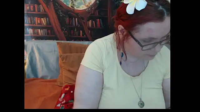 Snapshot of PlayfullMature chatting on June 2026 01:43:02 PM PlayfullMature online show from June 2026 01:43:02 PM