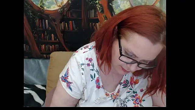 Snapshot of PlayfullMature chatting on June 2026 08:31:01 PM PlayfullMature online show from June 2026 08:31:01 PM