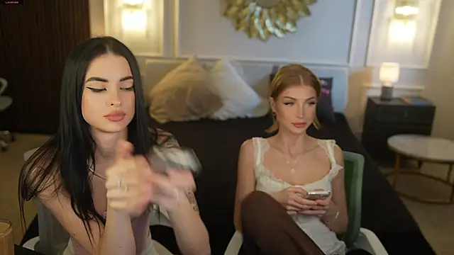 Tina Breeze online show from April 2026 10:11:01 AM