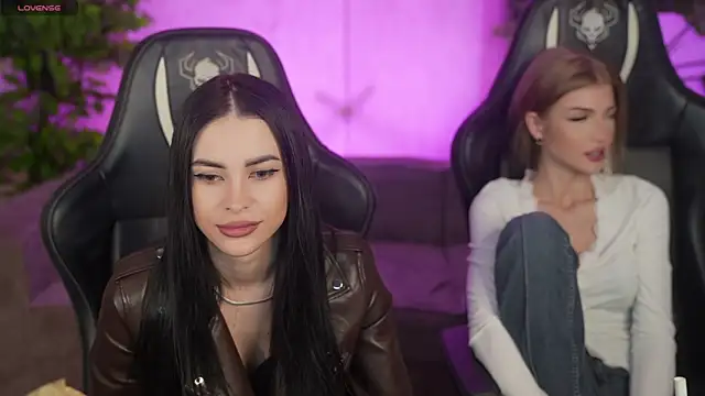 Tina Breeze online show from April 2026 07:57:01 AM