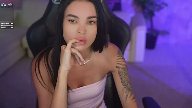Snapshot of Tina_Breeze chatting on June 2026 08:19:01 AM Tina Breeze online show from June 2026 08:19:01 AM