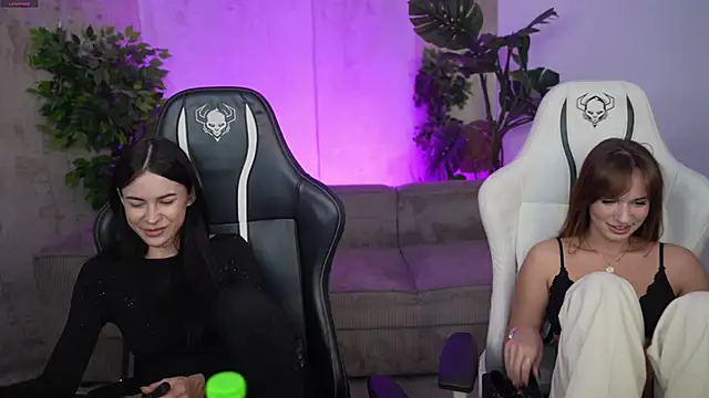 Tina Breeze online show from October 2025 07:20:02 AM