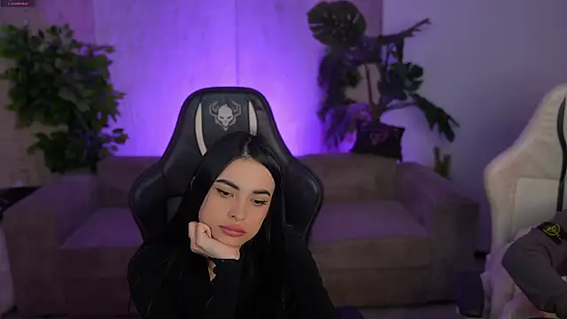 Tina Breeze online show from November 2025 08:37:01 AM