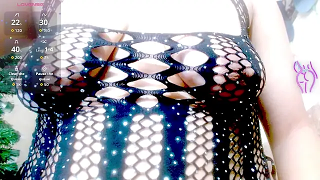 Eva Hoot online show from December 2025 03:58:02 PM